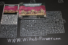 Load image into Gallery viewer, Warhammer 40k Death Guard Plague Marines OB

